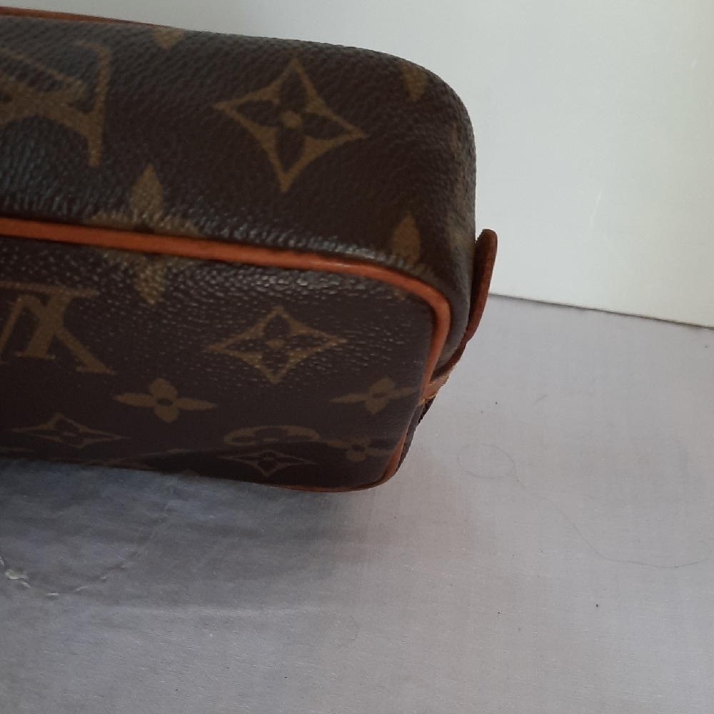 Louis Vuitton Brown Monogram Clutch - Picture 9 of 14